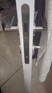 תיקון דלת פנים בירושלים